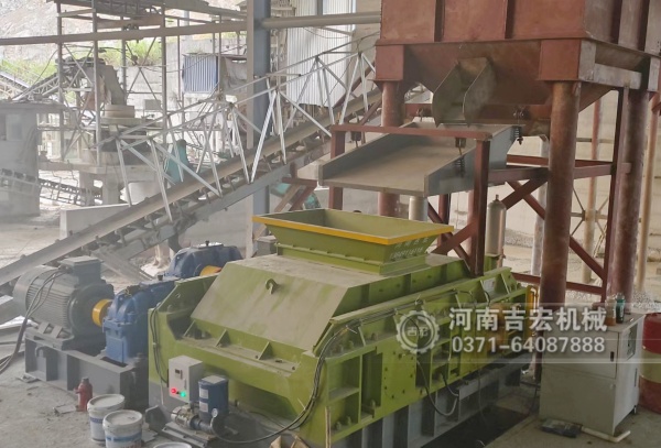 對輥制砂機(jī) vs 錘破 vs 沖擊破,碎沙制砂誰更強(qiáng)？實測對比！