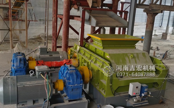 硬石頭破碎就用液壓對輥制砂機：擠壓破碎,省電耐磨,粒型可控!